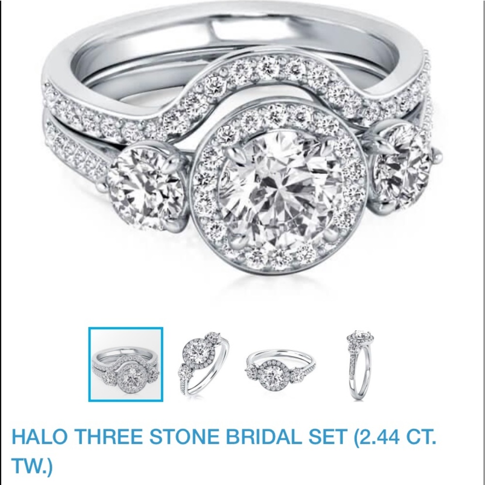 Italo Halo 3-Stone Bridal Set, Size 5